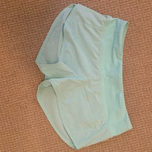 Lululemon size 4 mint green speed-up shorts